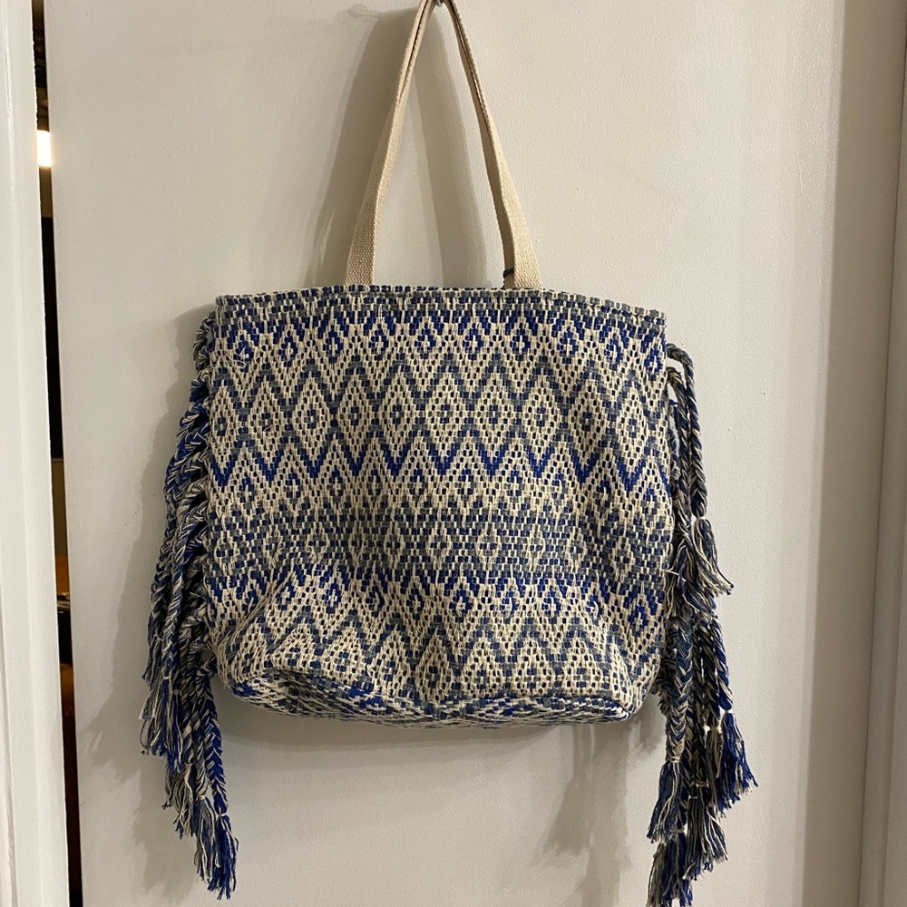 Blue & cream patterned fringe shoulder tote bag - Picture 5 of 5